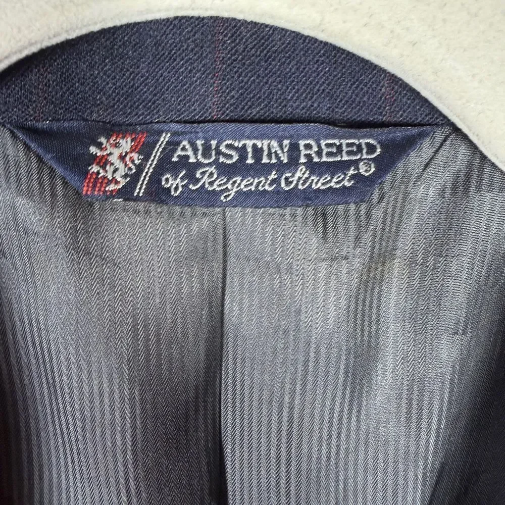Vintage Austin Reed Men's Navy Blazer